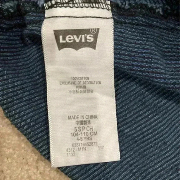 ⭐️ Levi’s denim overall dress in size kids 4-5 - Picture 6 of 6